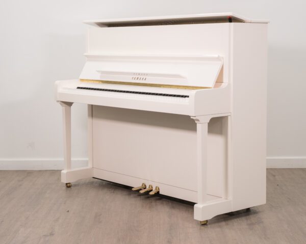 Yamaha P121 Upright piano - c2013