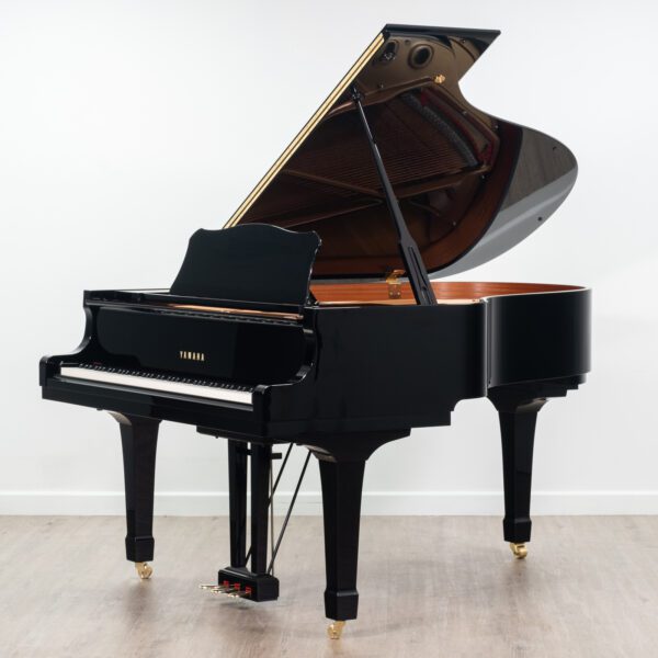 Yamaha C3 Grand Piano in Polished Ebony