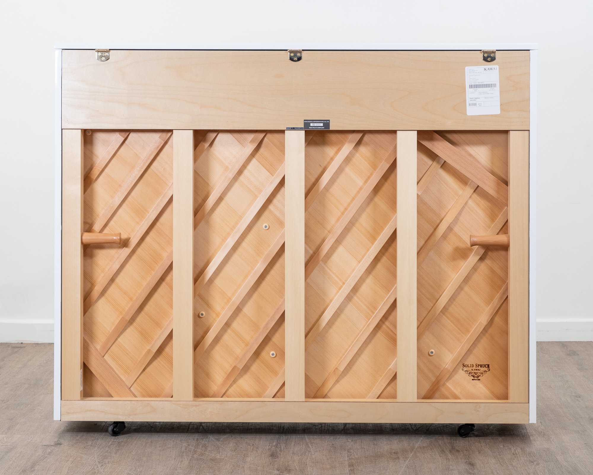 Kawai K300 Upright Piano in Polished White