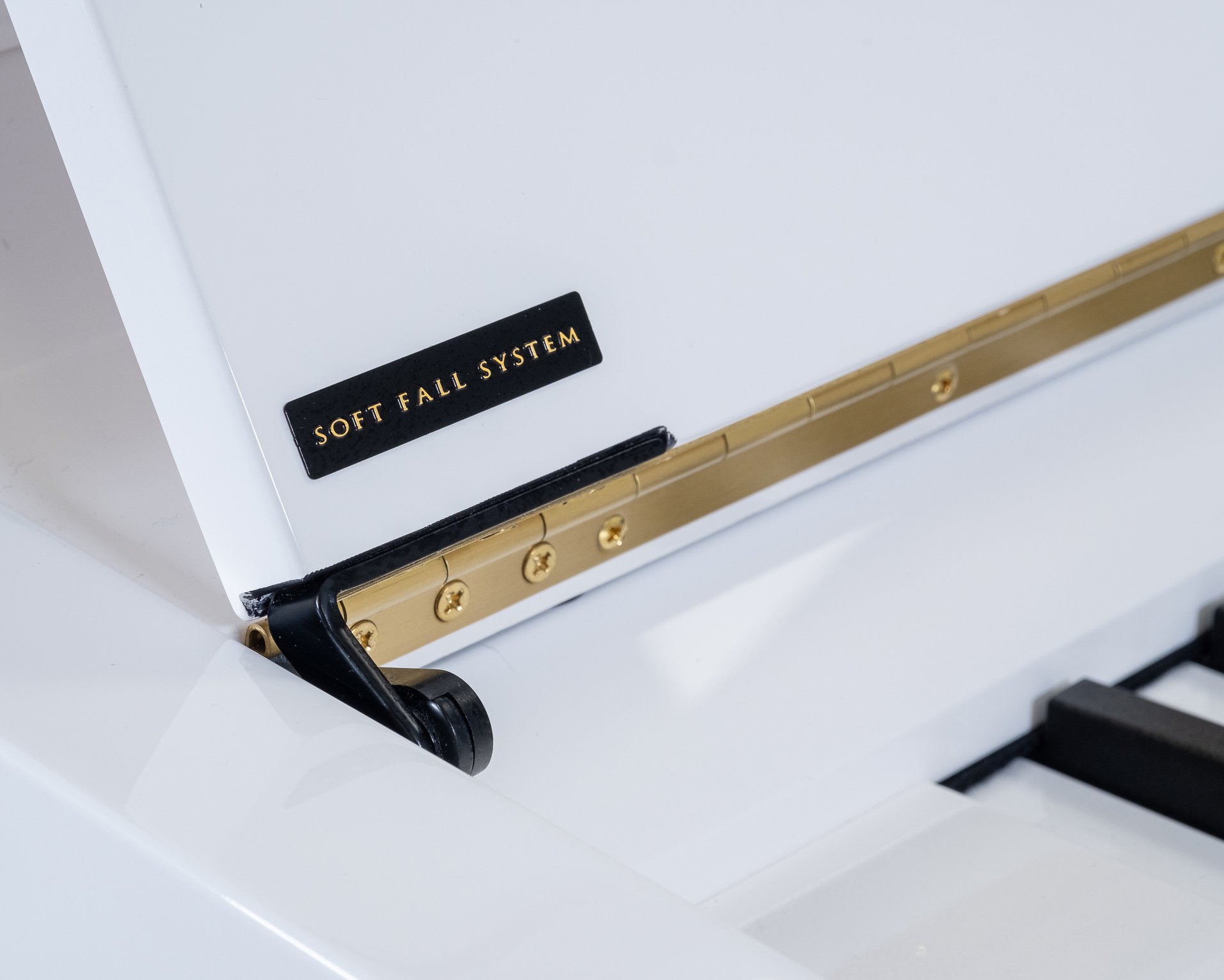 Kawai K300 Upright Piano in Polished White