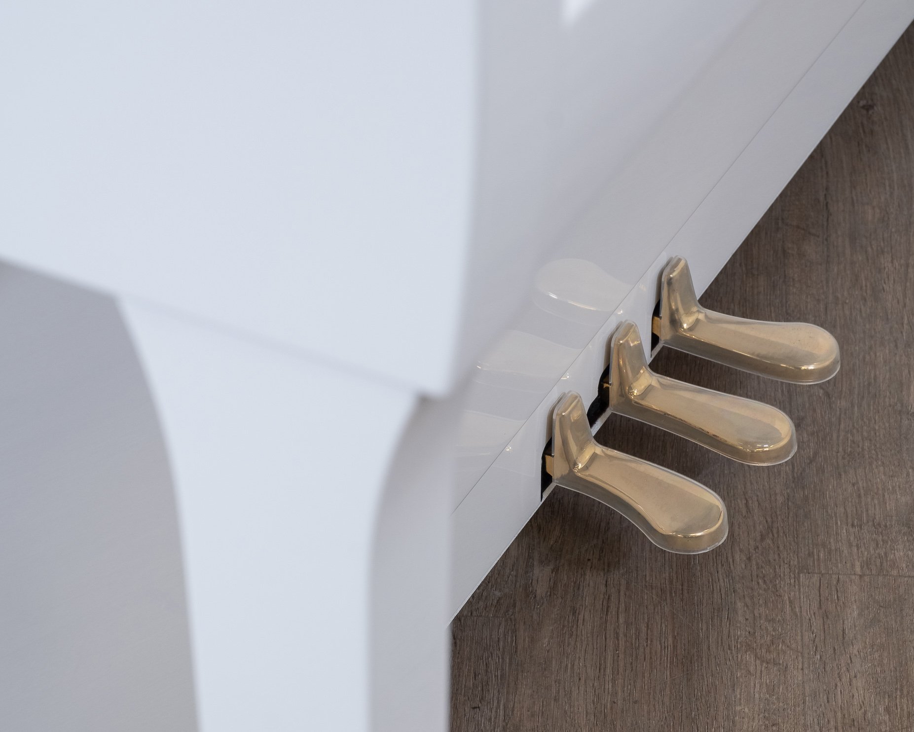 Kawai K300 Upright Piano in Polished White