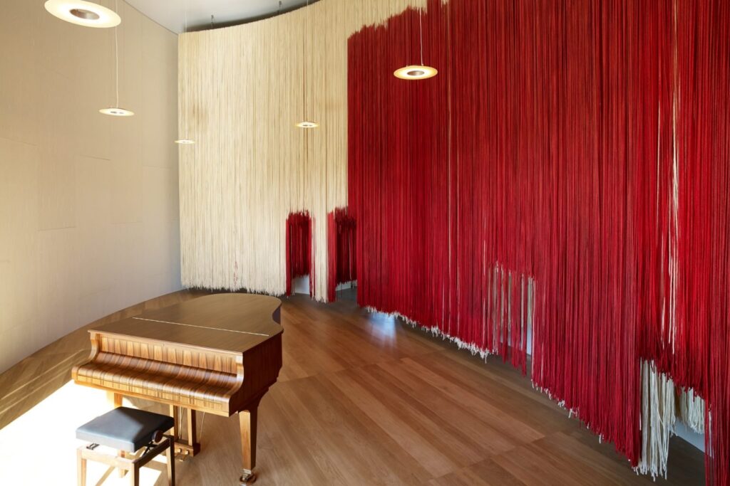 Sauter Grand Piano in wood finish