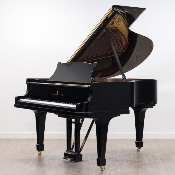 Steinway Model M Grand Piano in polished black