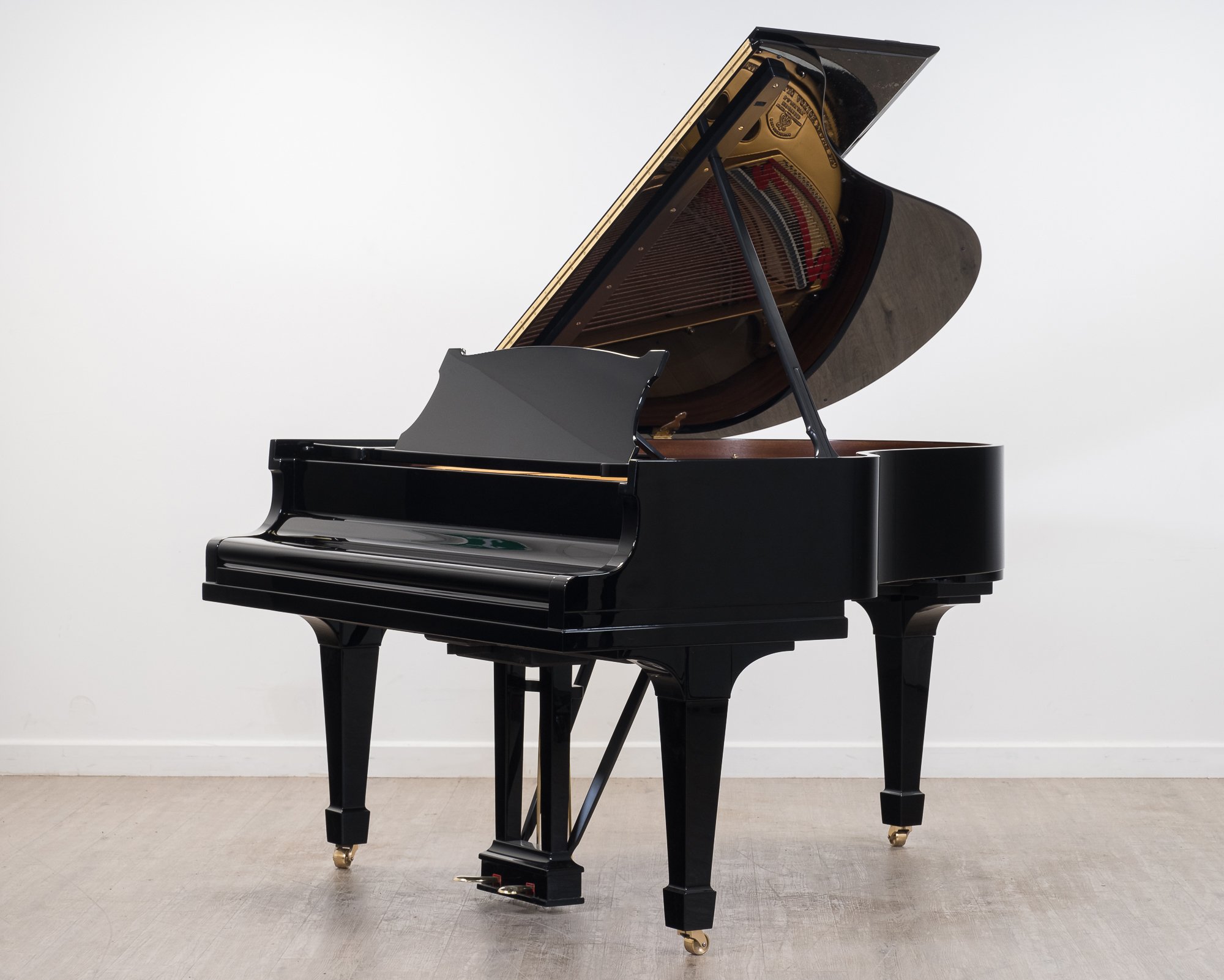 Steinway Model M Grand Piano in polished black