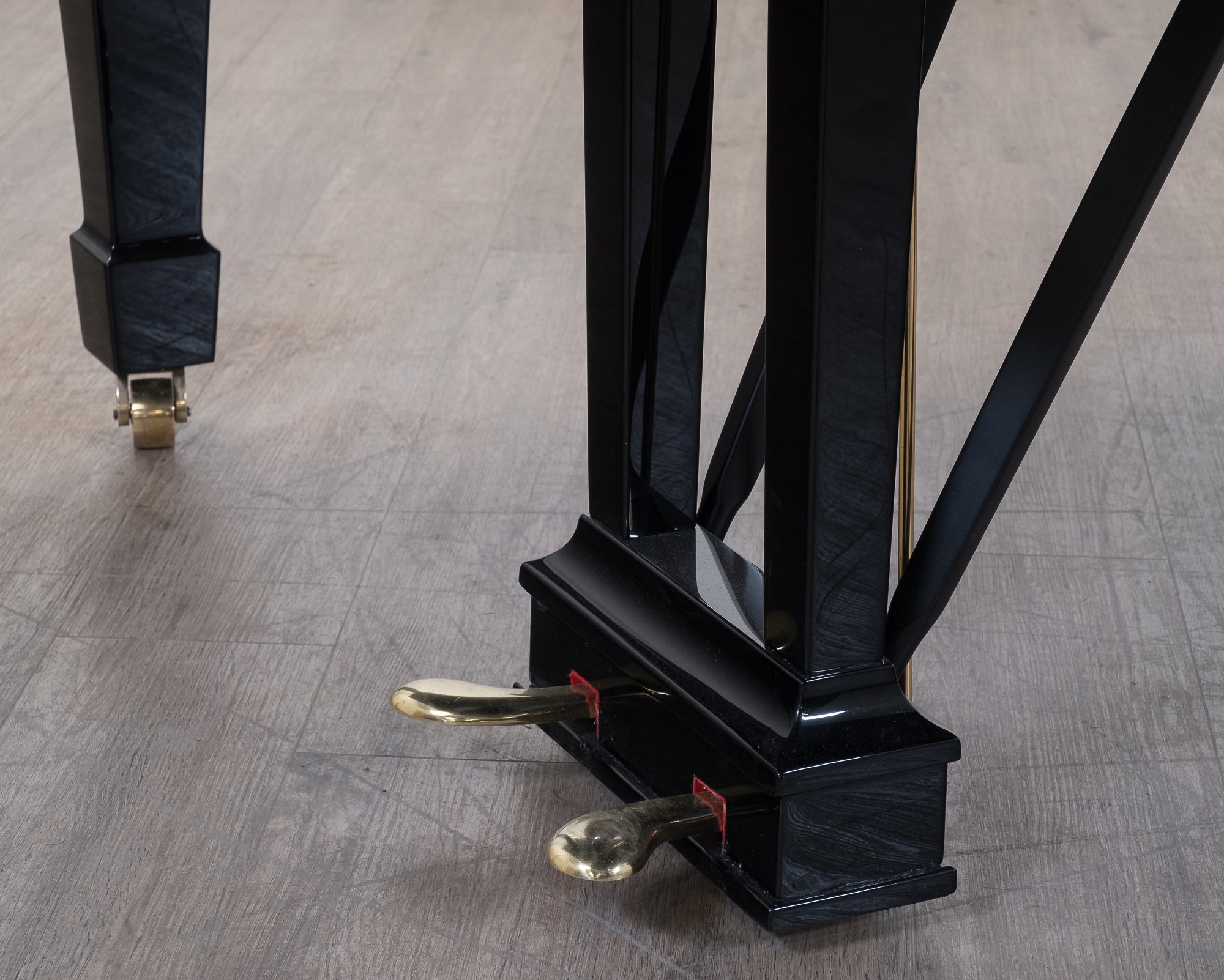 Steinway Model M Grand Piano in polished black