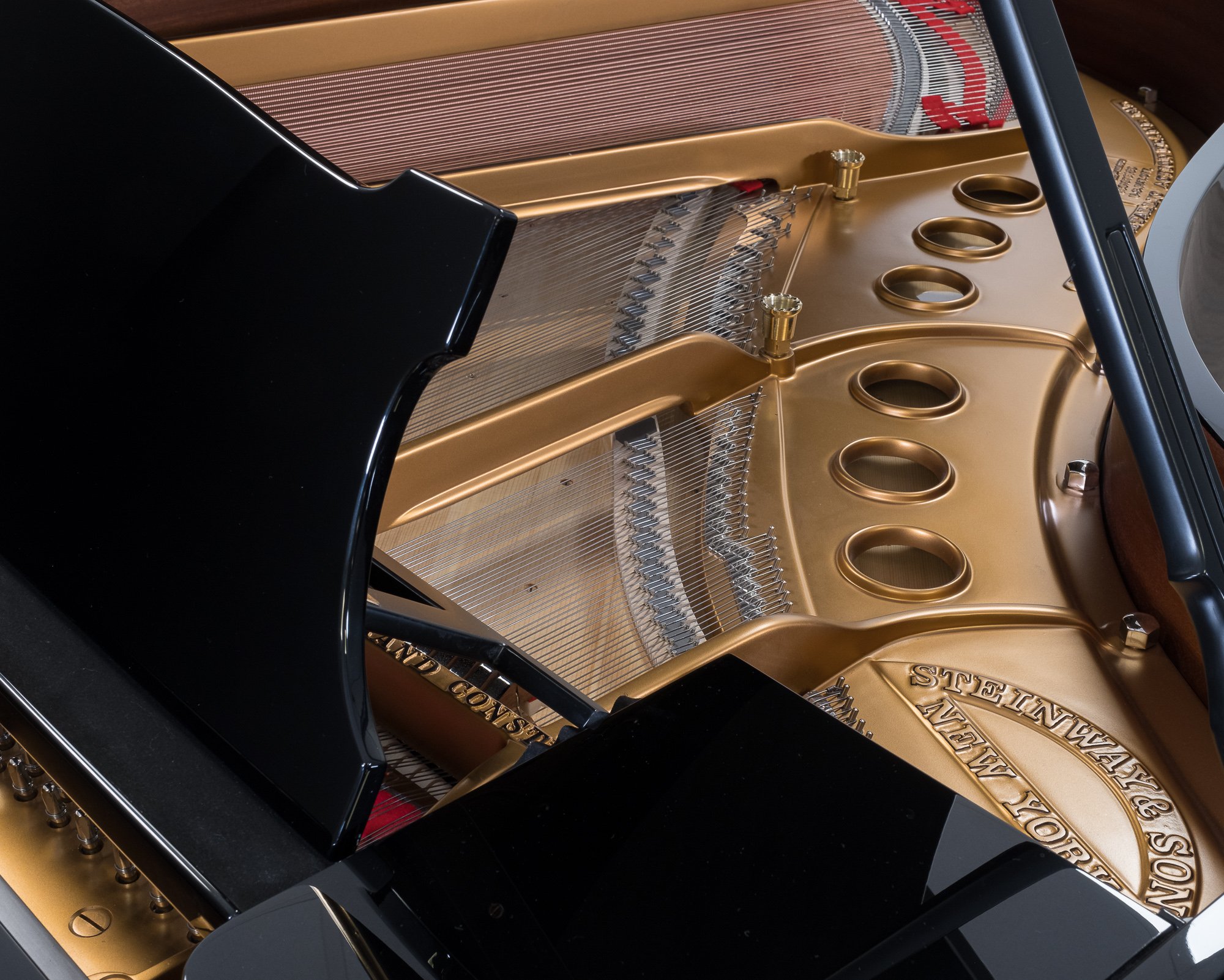 Steinway Model M Grand Piano in polished black