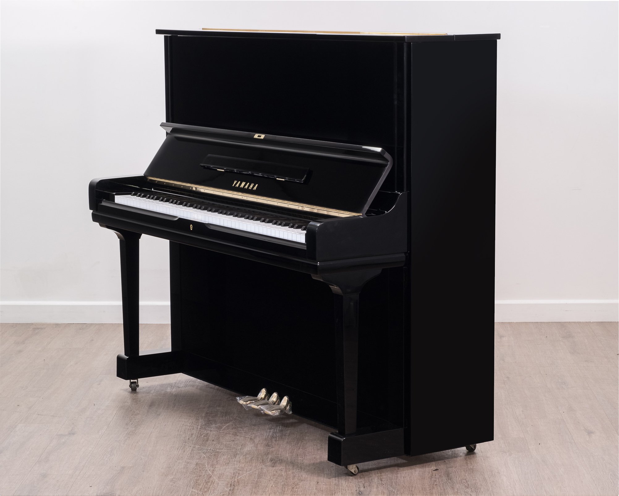 Yamaha U3 Upright Piano - C1977