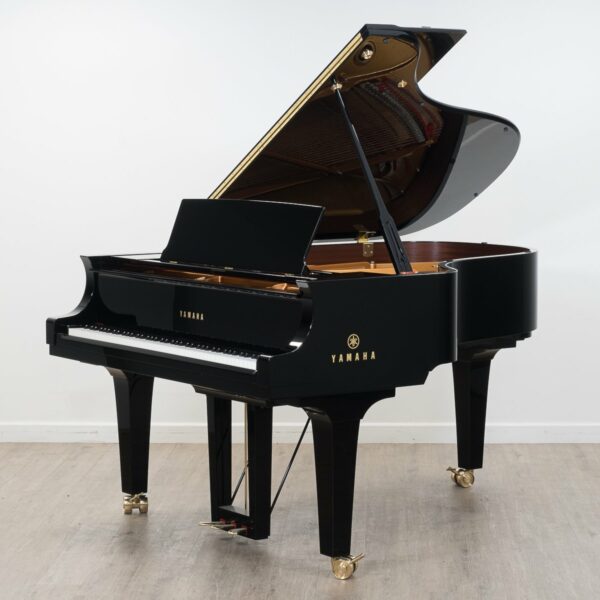 Yamaha CF4 Grand Piano in black