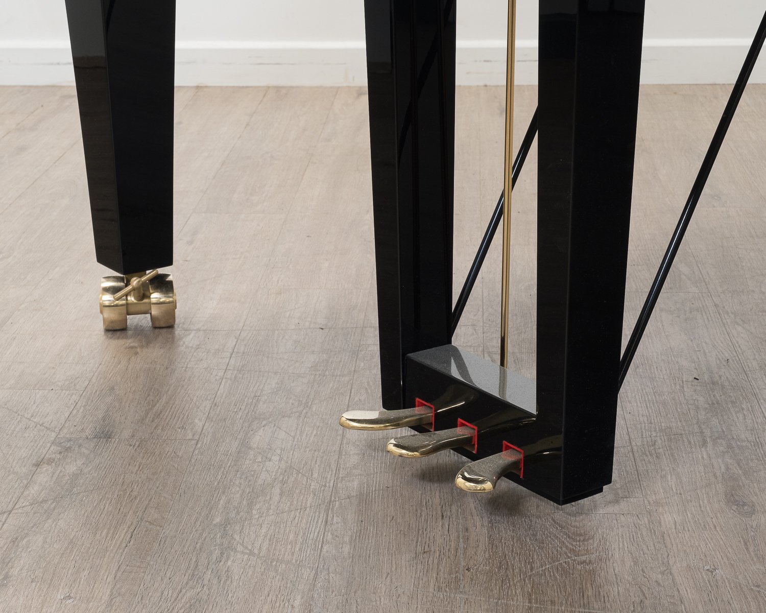 Yamaha CF4 Grand Piano in black