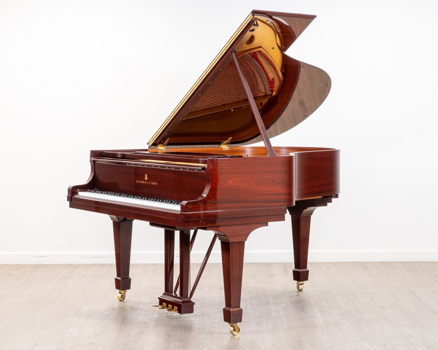 Steinway & Sons Model M Grand Piano in Crown Cut Mahogany