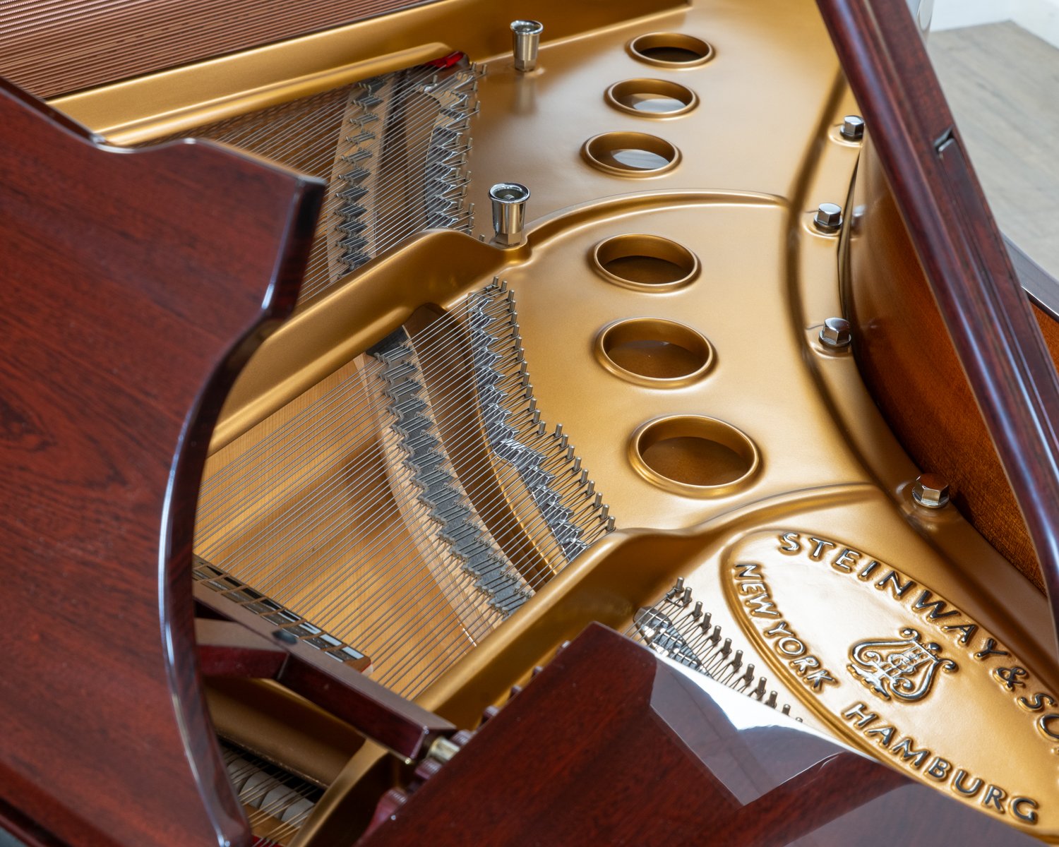 Steinway & Sons Model M Grand Piano in Crown Cut Mahogany