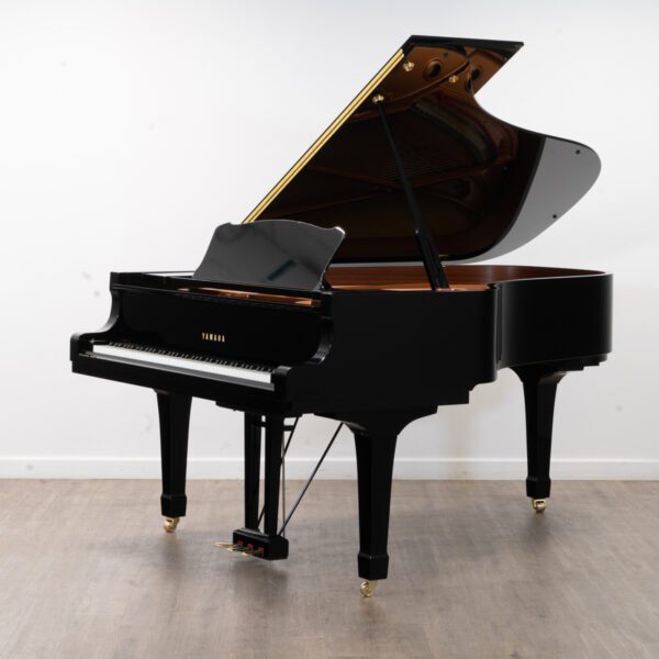 Yamaha C6 Grand Piano - c2011