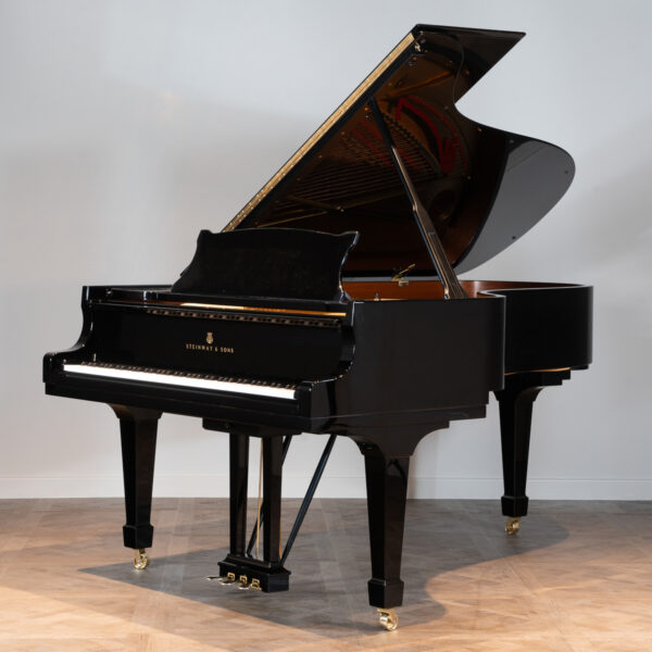 Steinway & Sons B211 Grand Piano - c2003