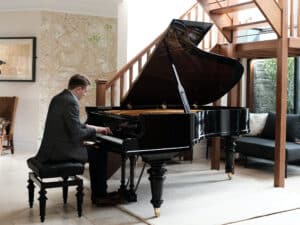 piano-investment-head