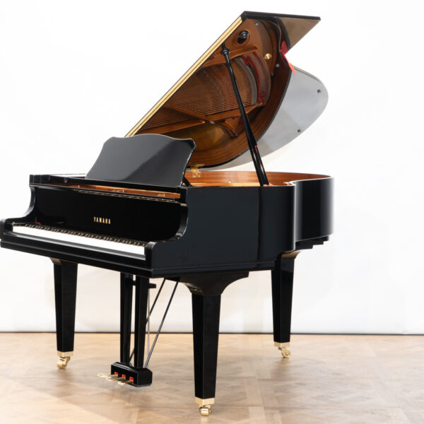 Yamaha GC1 Grand Piano - c2008