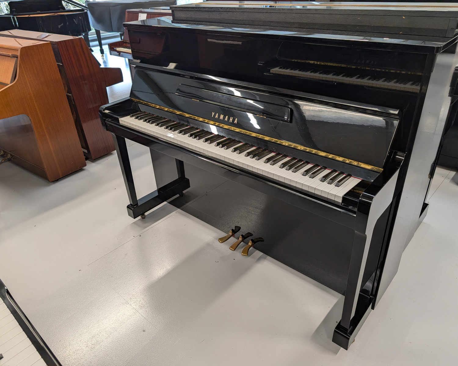 Yamaha P116 Upright Piano - c1988
