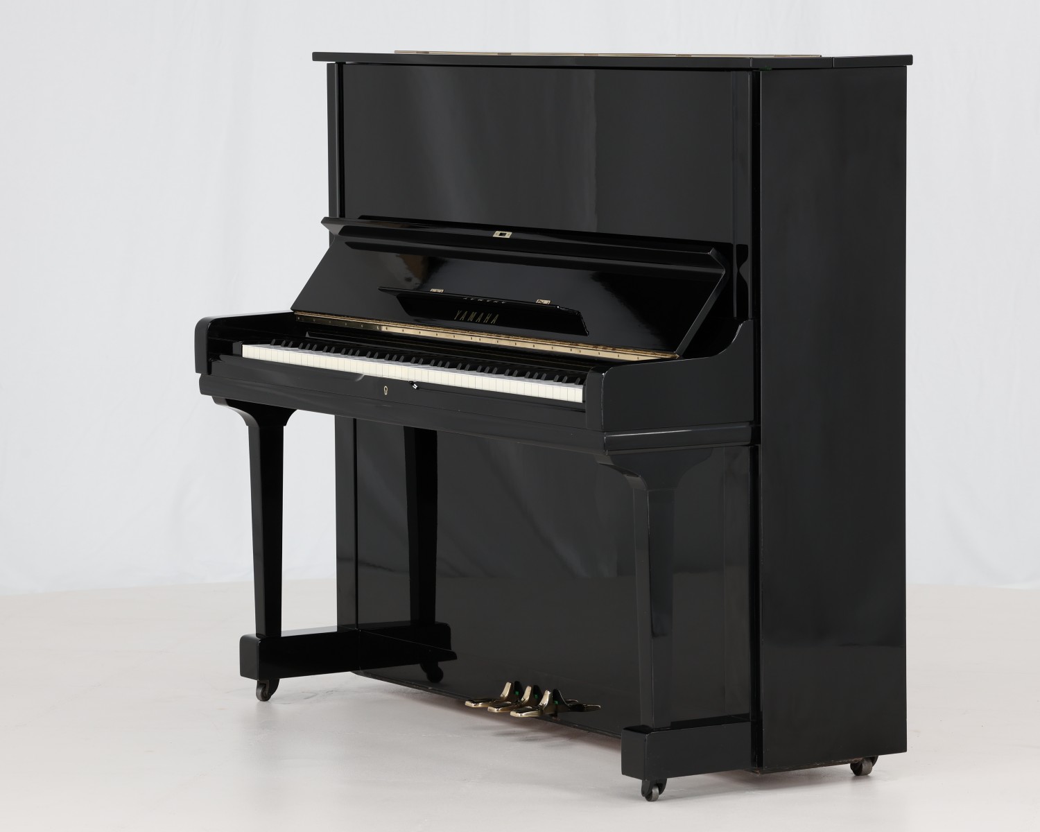 Yamaha U3 Upright Piano - c1973