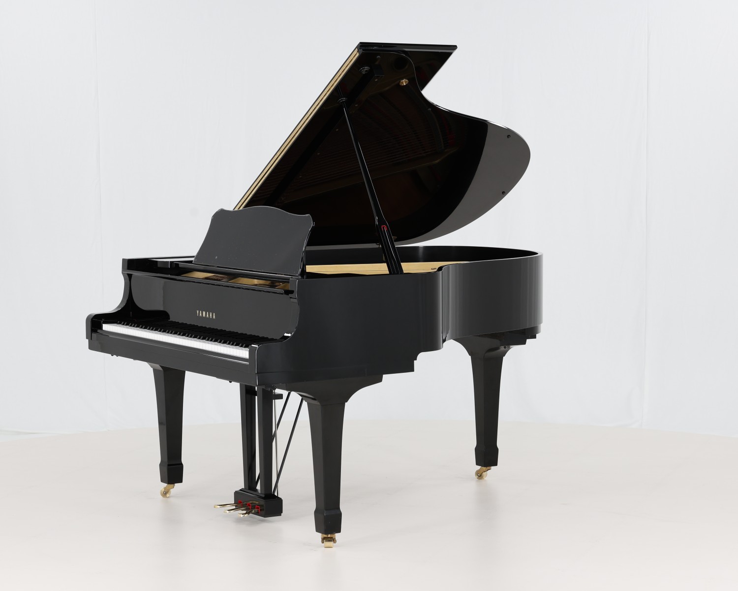 Yamaha C3 Grand Piano - c1979