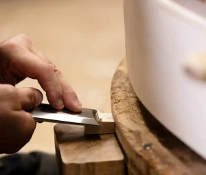 carpenter-using-chisel-1024x870